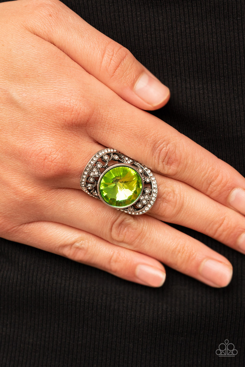 Paparazzi Galactic Garden - Green Iridescent Ring