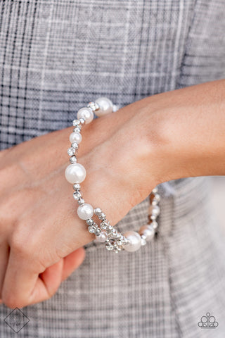 Paparazzi Chicly Celebrity White Pearl Bracelet