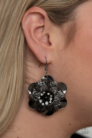 Paparazzi Midnight Garden Earrings
