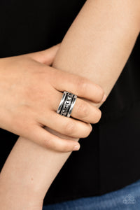 Paparazzi Dauntless Shine - Silver Ring