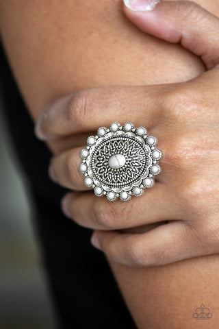 Paparazzi Mesa Mandala - Silver Ring