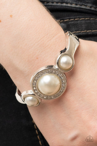 Paparazzi Debutante Daydream - White Bracelet