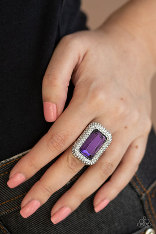 Paparazzi A Grand Statement Maker purple Ring