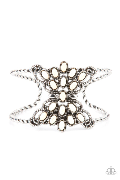 Paparazzi Pleasantly Plains White Bracelet