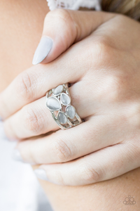 Paparazzi Dreamy Glow - Silver Ring