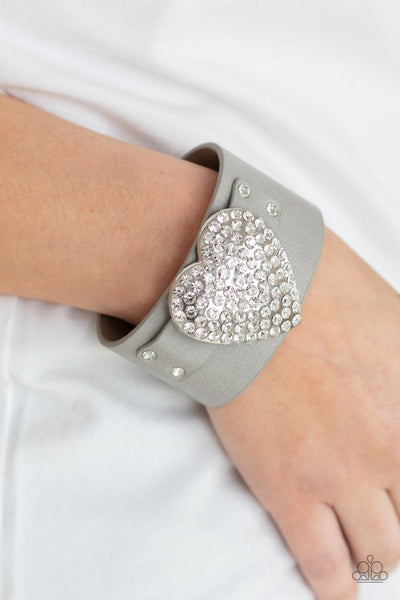 Paparazzi Flauntable Flirt - Silver Snap Bracelet