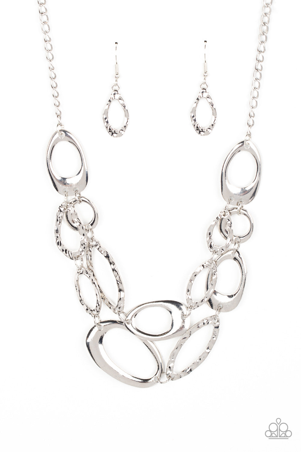 Paparazzi Game OVAL - Silver Necklace