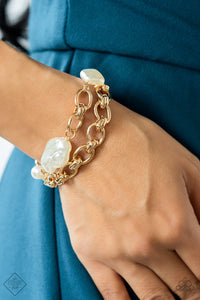 Paparazzi Seaside Sojourn - Fashion Fix Gold Pearl Bracelet