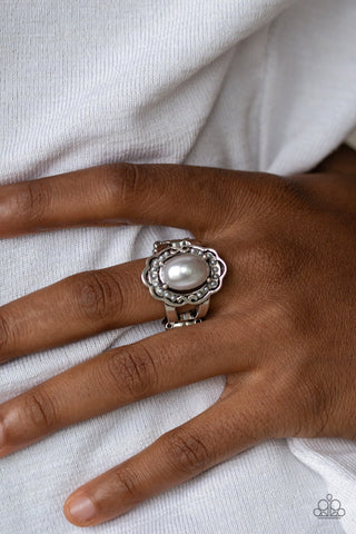 Paparazzi Metro Marina Silver Pearl Ring