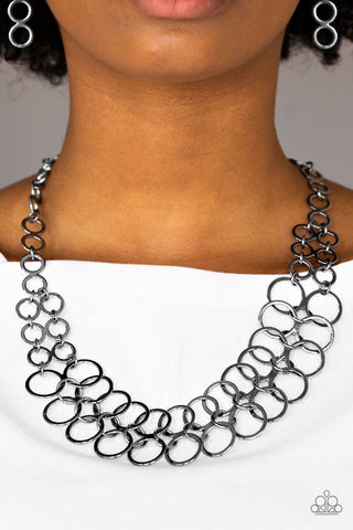 Paparazzi PapaMetro Maven - Black Necklace